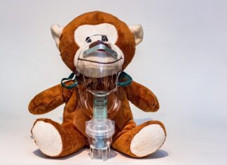 Czy maskę nakłada się na całe włosy?